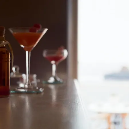 The Sea Апартаменты